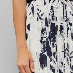 Ted Baker Ted Baker Bezki Midi Dress Womens for Dresses Colour Navy 8 Ted Baker Ted Baker Bezki Midi Dress Womens for Dresses Colour Navy -Outlet Wardrobe Mix Store 63380118 xxl a2