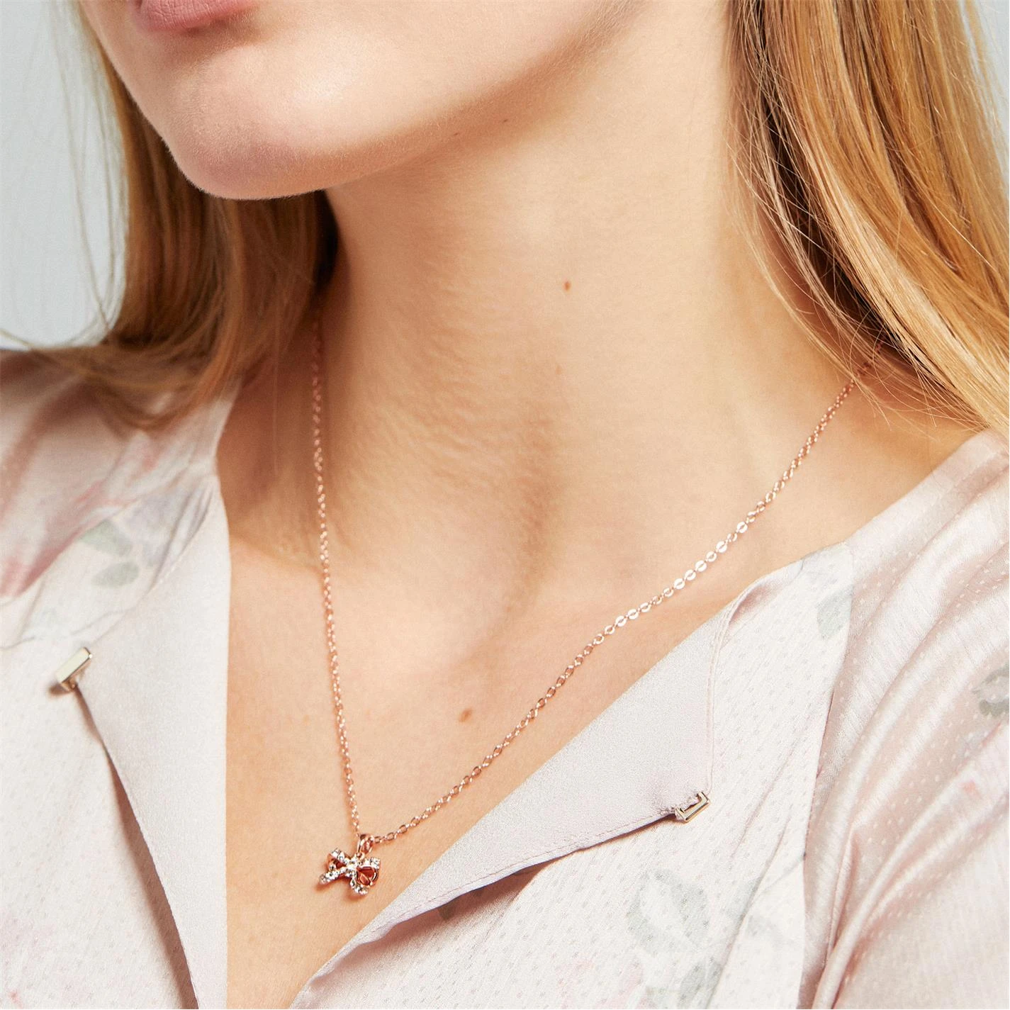 Ted Baker CRESTRA Crystal Petite Bow Pendant for Necklaces Colour Rose Gold 5 Ted Baker CRESTRA Crystal Petite Bow Pendant for Necklaces Colour Rose Gold - Image 3