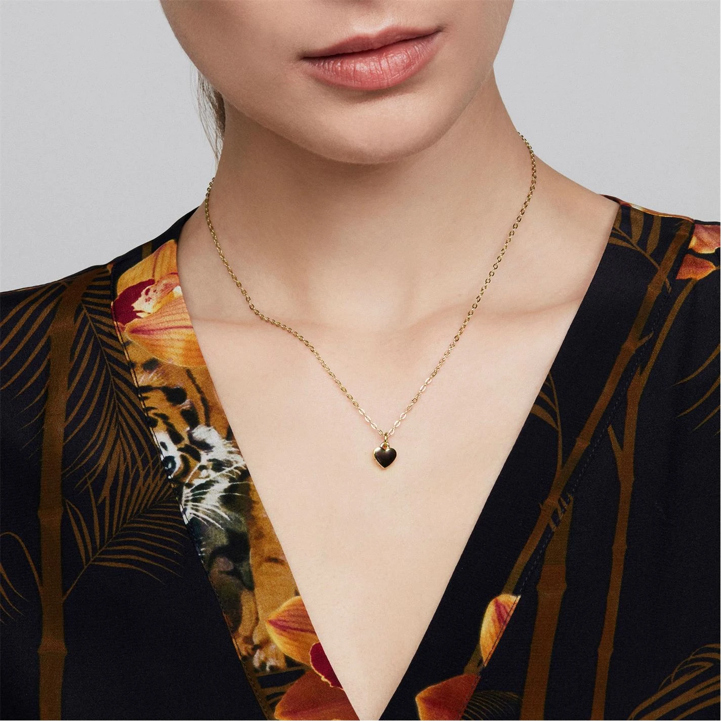 Ted Baker HARA Sweetheart Pendant for Necklaces Colour Gold 5 Ted Baker HARA Sweetheart Pendant for Necklaces Colour Gold - Image 3