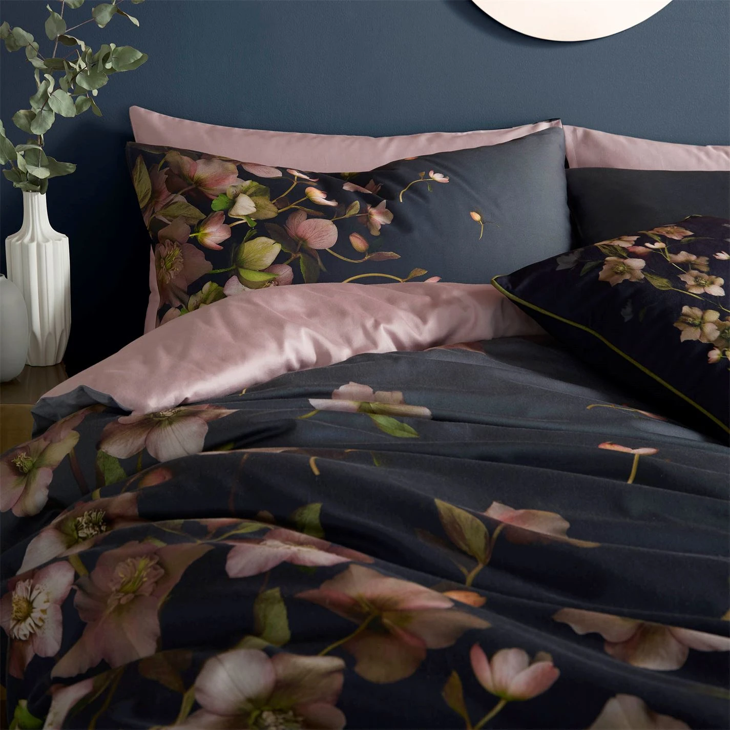 Ted Baker Ted Baker Arboretum Pillowcase Pair for Pillow Cases Colour Charcoal 4 Ted Baker Ted Baker Arboretum Pillowcase Pair for Pillow Cases Colour Charcoal - Image 2